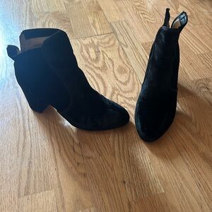 Super cute Velvet Charlotte Olympia Booties